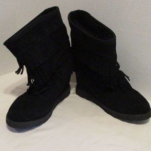 Lugz Woman Size 6 Black Slide On Faux Fur Lining Warm Moccasin Boots